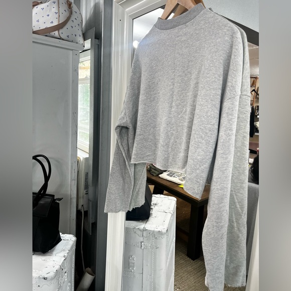 PRIV cropped sweater - Picture 2 of 2